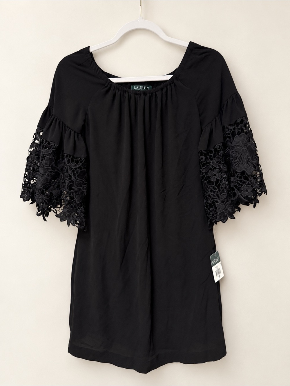NWT Lauren Ralph Lauren Black Off-Shoulder Lace Sleeve Dress 2P